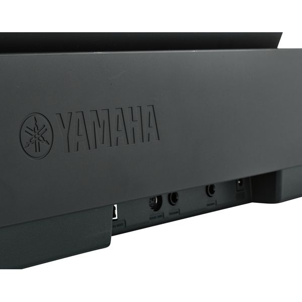 Yamaha P-145