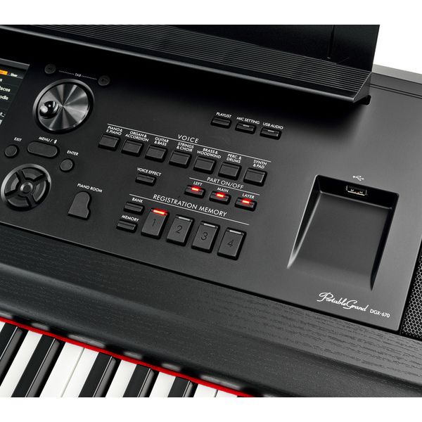 Yamaha DGX-670 Yamaha DGX-670